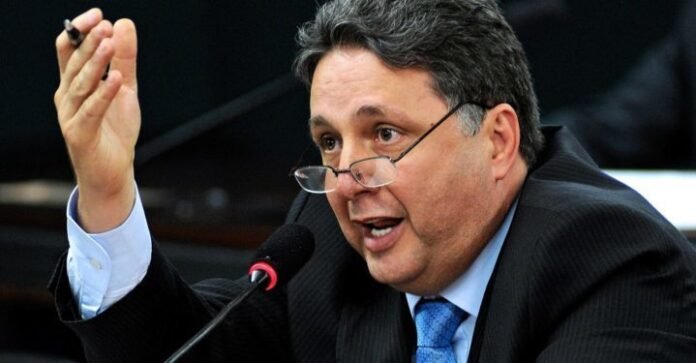 PGR contesta suspensão de condenação de Garotinho por Zanin