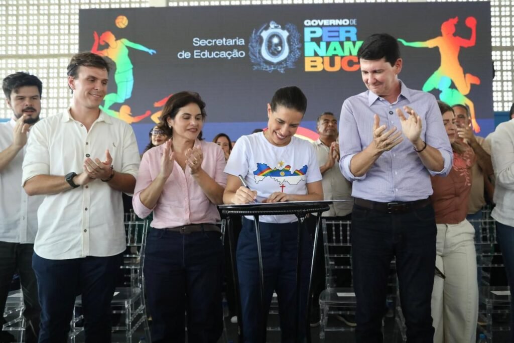 Raquel Lyra firma concessão de saneamento no Sertão com investimentos bilionários