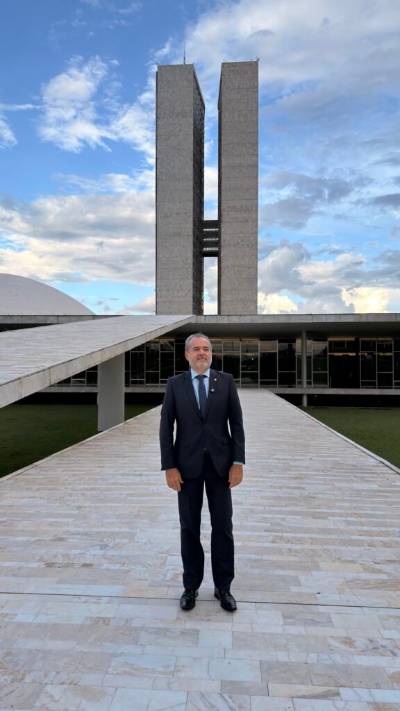 Proposta para acabar com escala 6 x 1 avança no Congresso