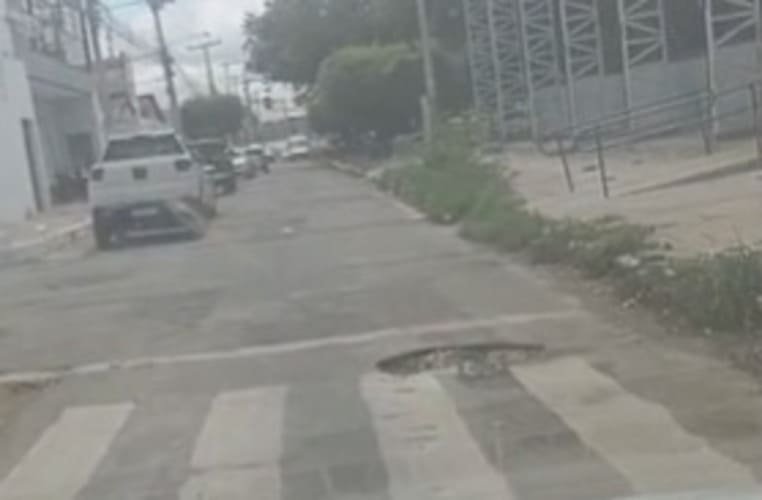 Condições precárias na Avenida Monsenhor Ângelo Sampaio preocupam motoristas