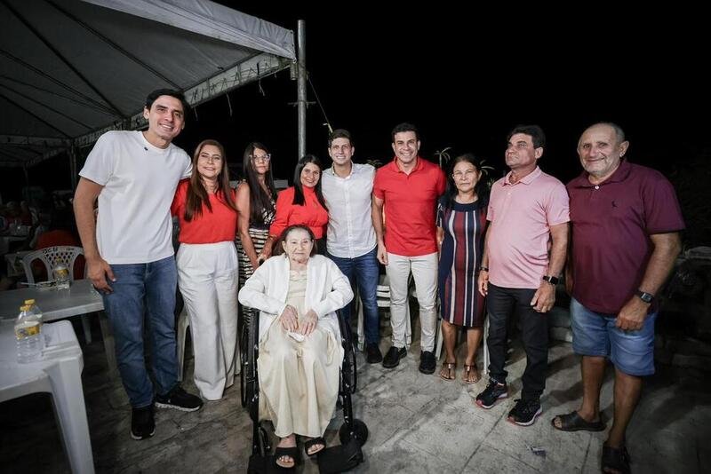 João Campos reforça alianças no Pajeú em encontro com lideranças políticas