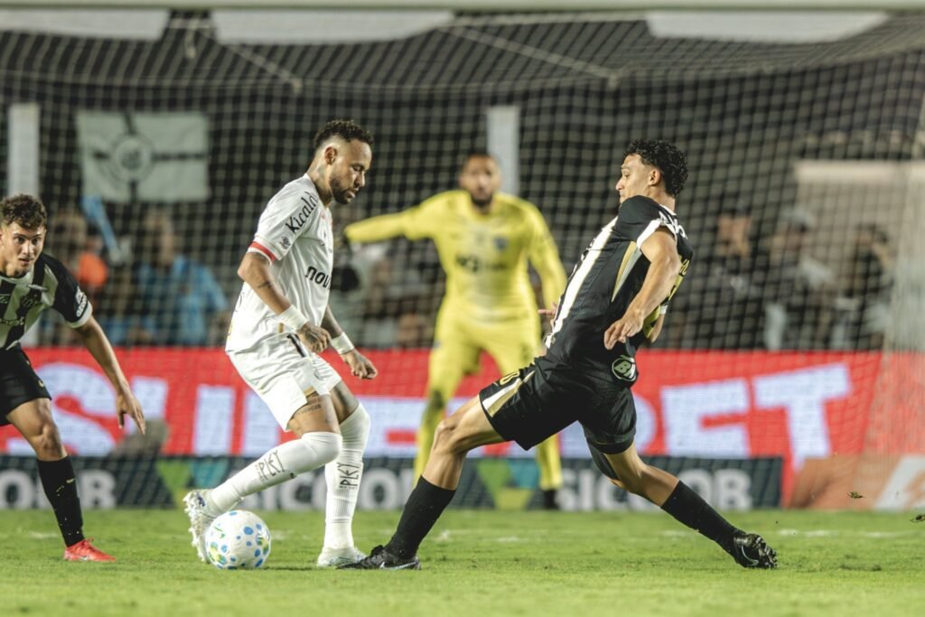 Neymar elogia arbitragem após polêmica em Santos x Atlético-MG