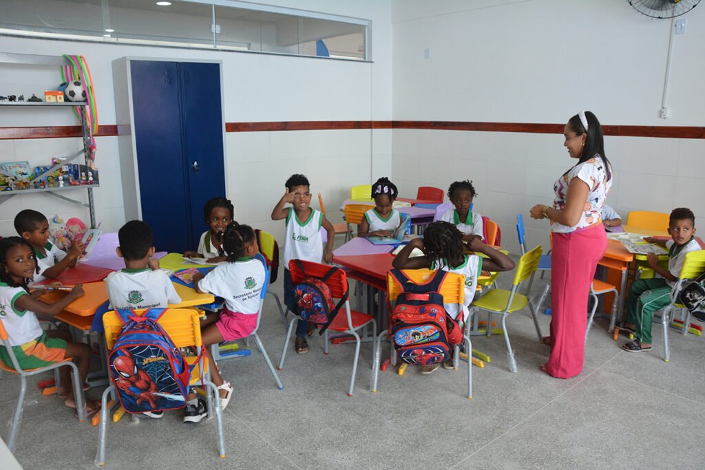 Iniciativa promove letramento digital gratuito para idosos em Salvador