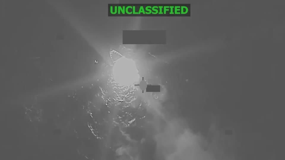 EUA realizam ataque no Pacífico e matam três suspeitos de terrorismo