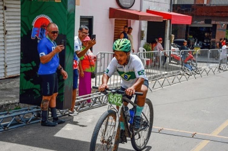 Paratleta de Juazeiro brilha em competição de mountain bike na Bahia