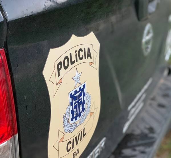 Polícia Civil da Bahia recupera moto furtada e prende dois suspeitos