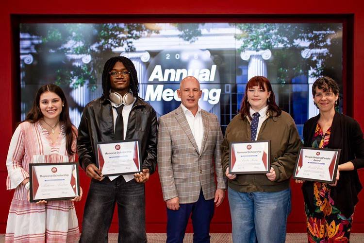 Petrolinense recebe prêmio de impacto social do MIT nos EUA