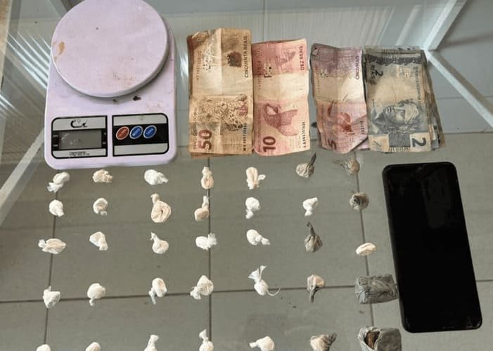 Homem é detido em Curaçá após tentativa de fuga e descarte de drogas