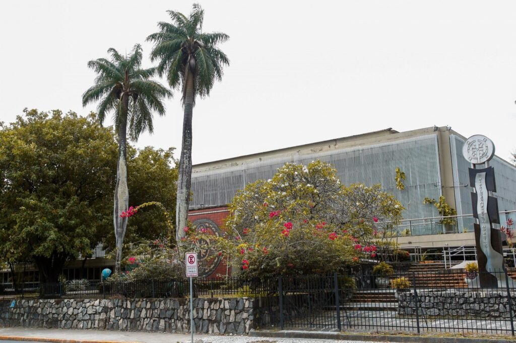 Obra sobre Freyre e Bandeira será distribuída em instituições de Pernambuco