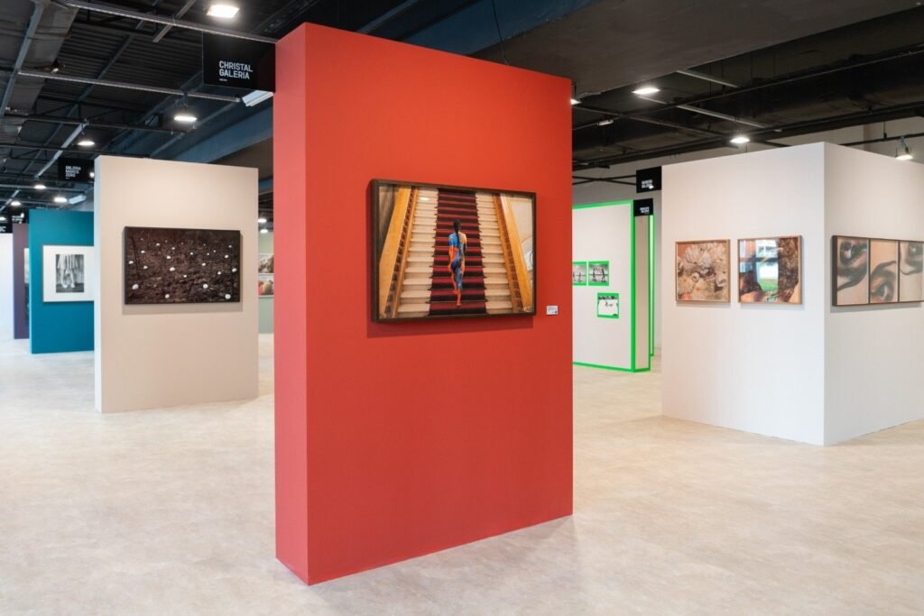 Mostra fotográfica em Recife destaca arte contemporânea e debates