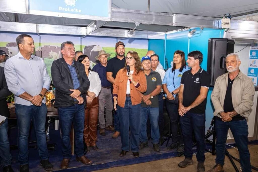 Débora Almeida intensifica ações políticas em São Bento do Una