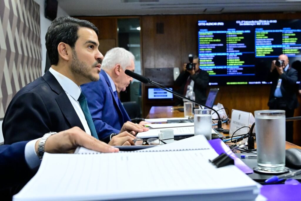 Senado avança nomeação de Jorge Messias para o STF