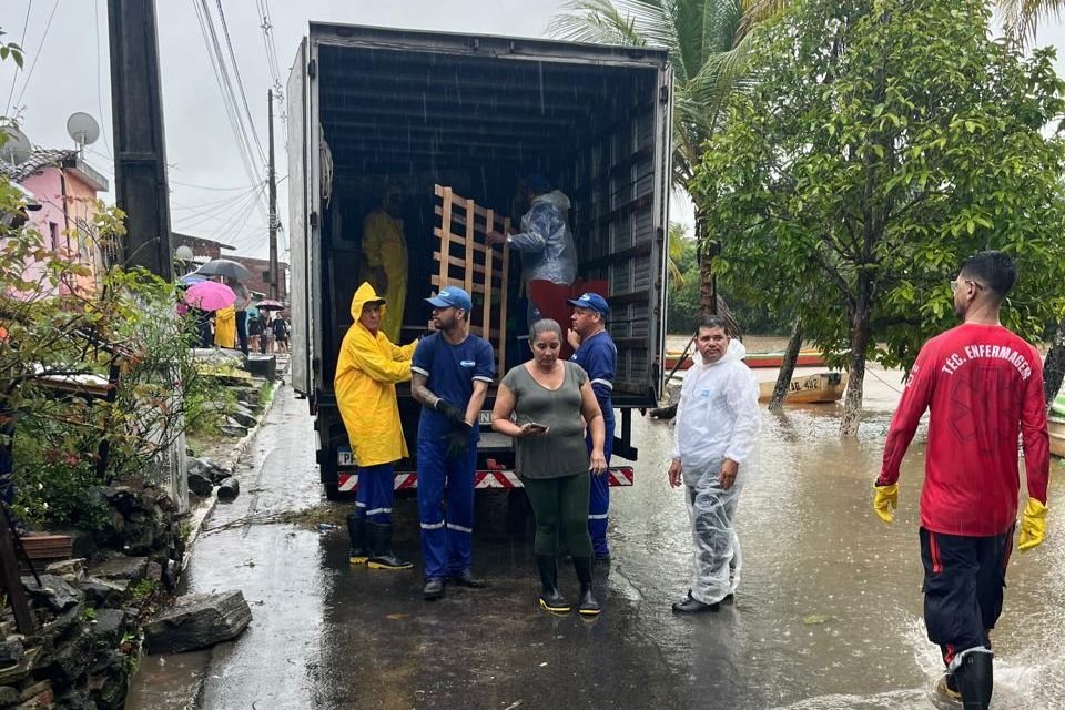Chuvas intensas em Goiana levam 500 pessoas a abrigos temporários