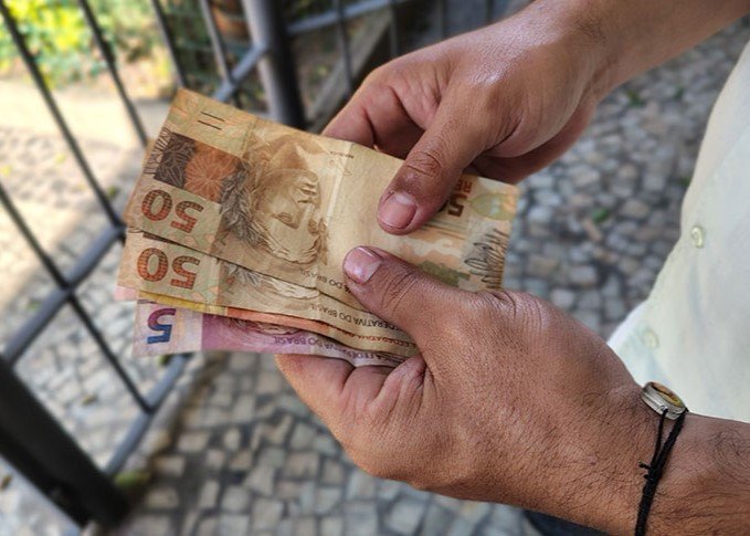PNAD 2025 revela aumento da renda no Brasil, mas desigualdade persiste