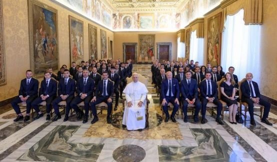 Inter de Milão goleia Lazio após encontro com Papa Leão XIV