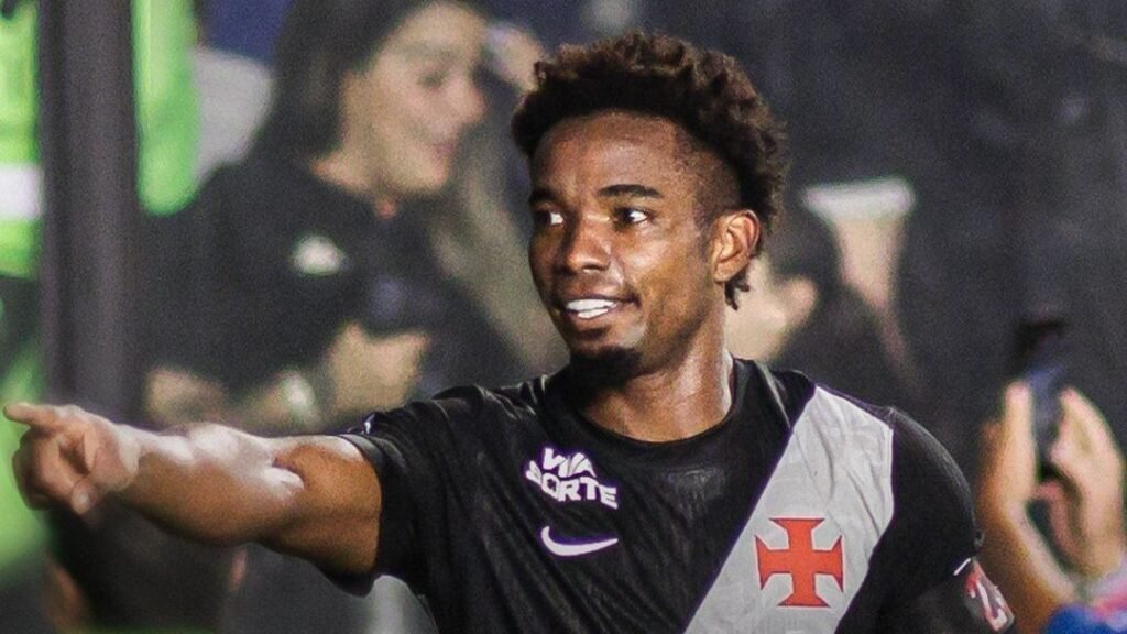 Vasco vence Athletico-pr e avança no Brasileirão