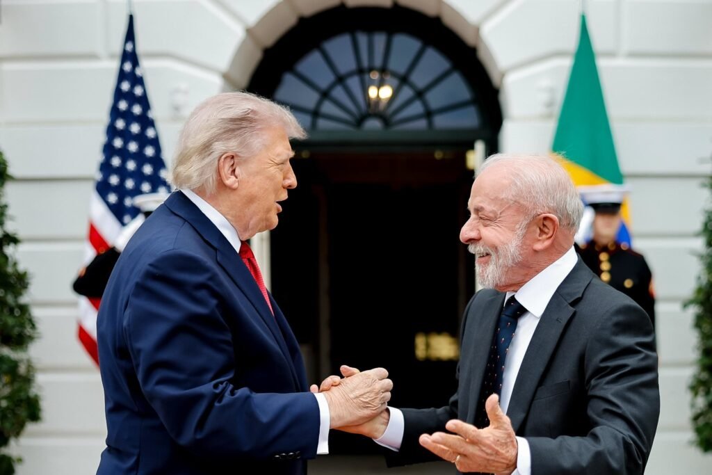 Lula é visto como fortalecido após encontro com Trump, aponta pesquisa