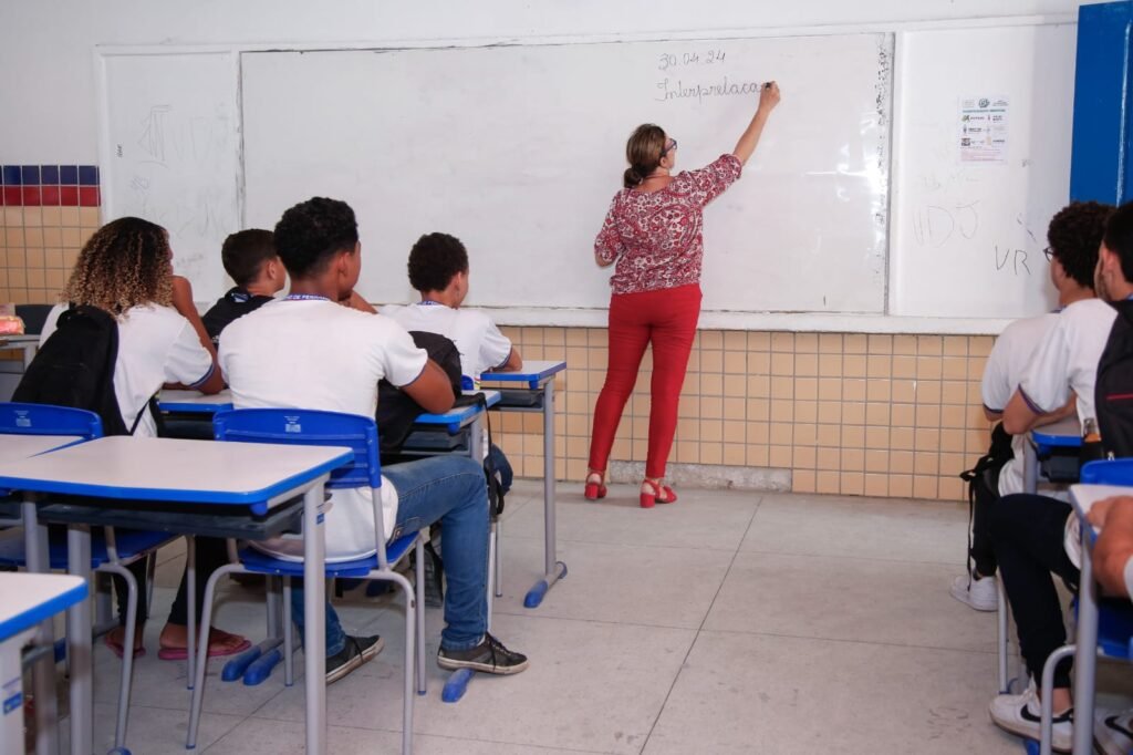 Pernambuco avança com pagamento do Fundef para educadores