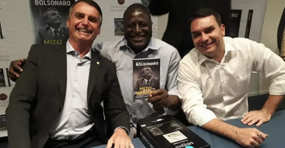 Aliado de Bolsonaro busca ação judicial contra Intercept Brasil