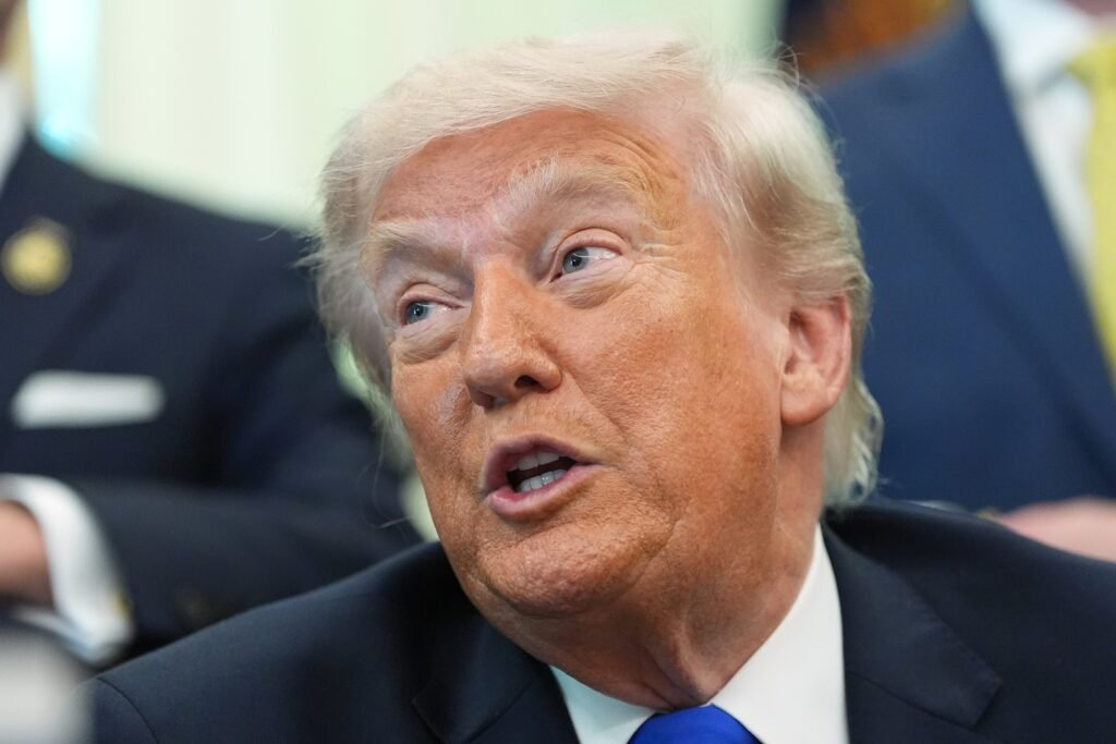 Trump alerta Irã sobre possíveis consequências em negociações