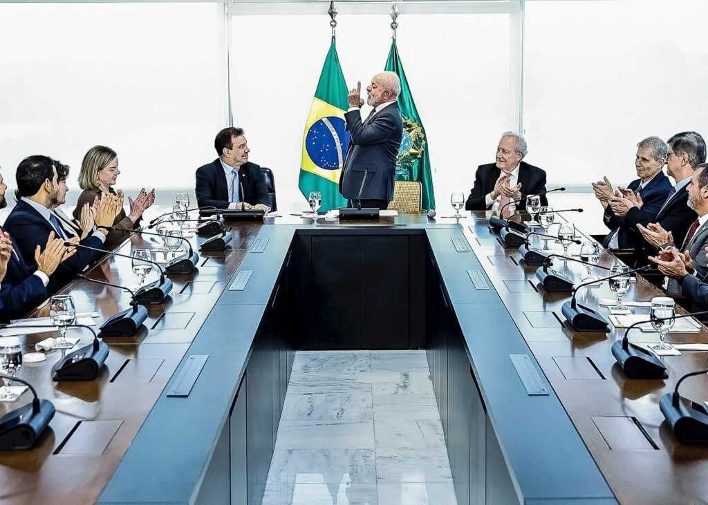 Desempenho do governo Lula é criticado em áreas prioritárias, aponta Datafolha