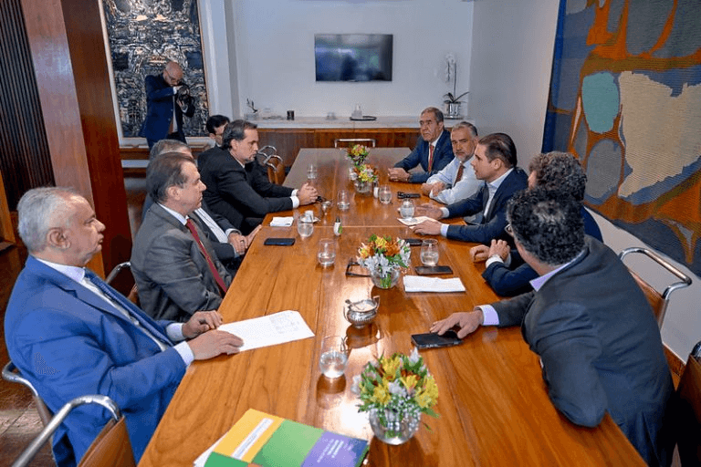 Divergências adiam relatório da PEC sobre jornada de trabalho