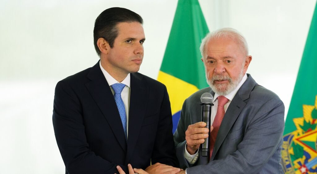 Lula e Motta discutem transição na PEC do fim da escala 6x1