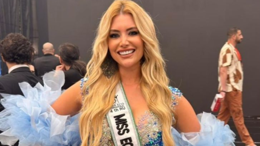Miss Brasil sofre queda no palco durante concurso no Egito