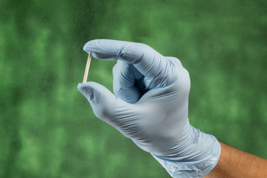 Controvérsias sobre implantes hormonais e restrições do CFM