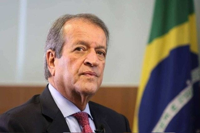 Valdemar Costa Neto se retrata após polêmica sobre Flávio Bolsonaro