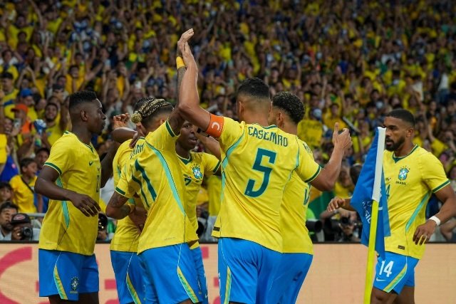 Brasil vence Panamá em goleada no Maracanã