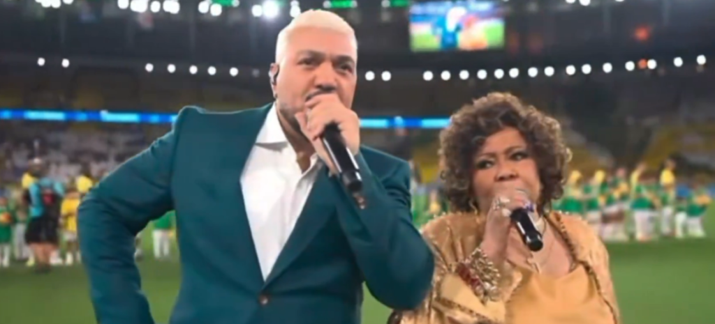 Apresentação de Belo e Alcione vira meme após execução do hino nacional
