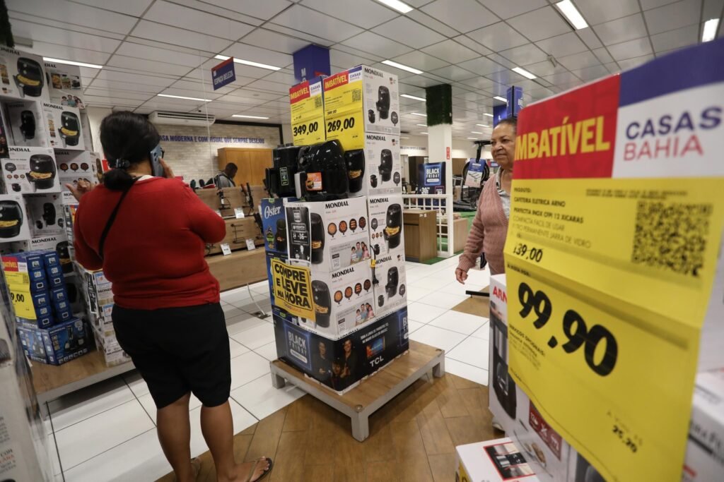 Atividade industrial no Brasil recua em maio, aponta S&P Global