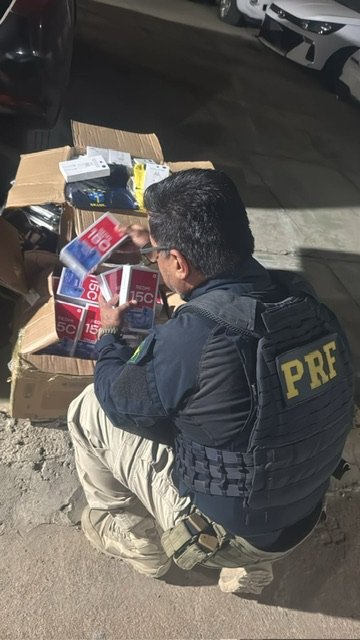 Polícia Rodoviária Federal apreende eletrônicos e camisas falsificadas em Juazeiro-ba