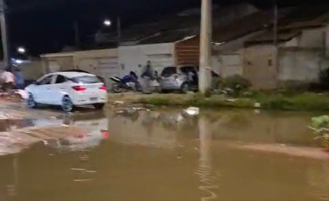 Compesa nega responsabilidade por esgoto no Dom Avelar após acidente