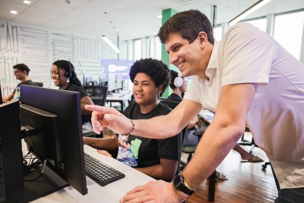 João Campos anuncia expansão do Embarque Digital em Pernambuco