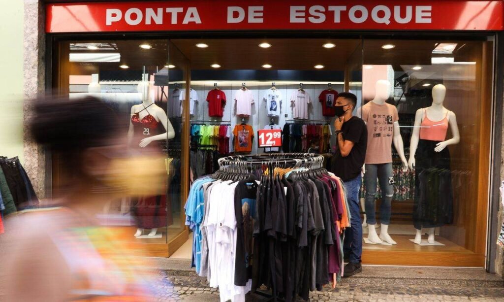Dia Livre de Impostos oferece descontos de até 70% no Brasil