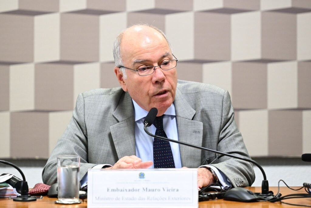 Deputado critica novas tarifas dos EUA contra o Brasil