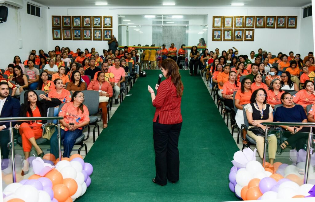 Trindade promove debate sobre escuta protegida em simpósio multidisciplinar