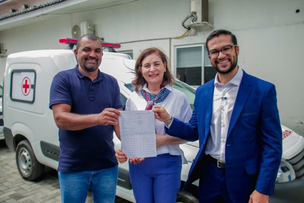 Deputada Simone Santana recebe título de Cidadã Bezerrense em cerimônia solene