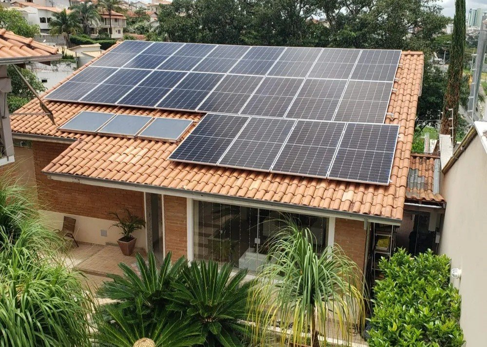Energia solar em residências desafia gestão do sistema elétrico brasileiro