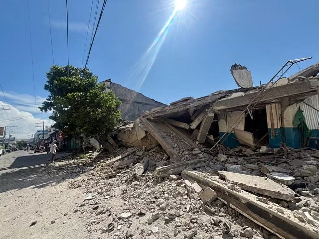 Terremoto de grande magnitude provoca tragédia em Mindanao