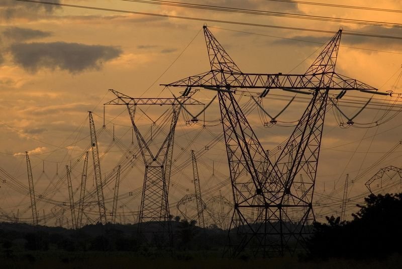 Crise no setor elétrico brasileiro reflete desafios institucionais