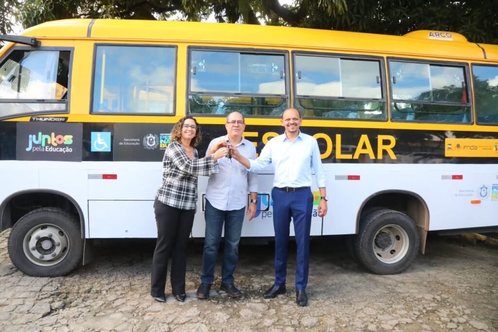 Jaboatão dos Guararapes reforça transporte escolar com novos ônibus