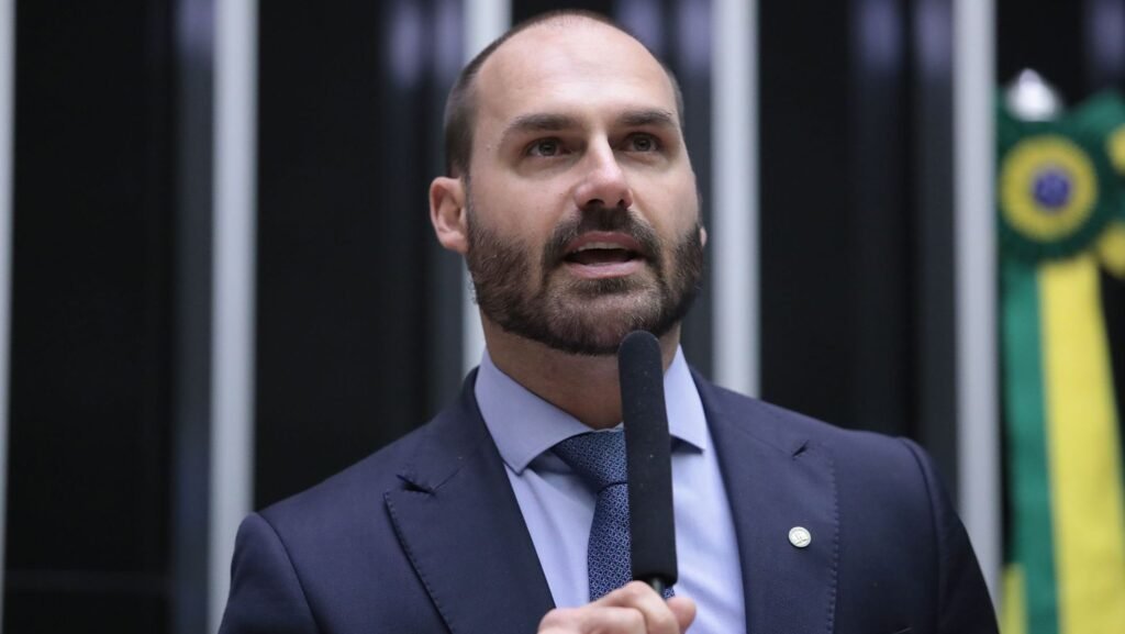 Defensoria solicita adiamento de julgamento de Eduardo Bolsonaro no STF
