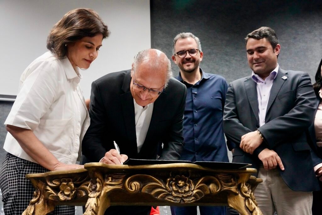 Investimento de R$ 110 milhões moderniza Porto do Recife