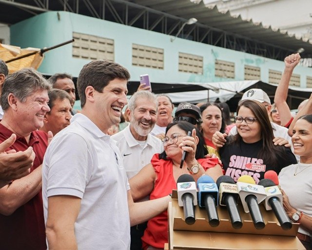 João Campos prioriza saúde acessível em visita a Bom Conselho
