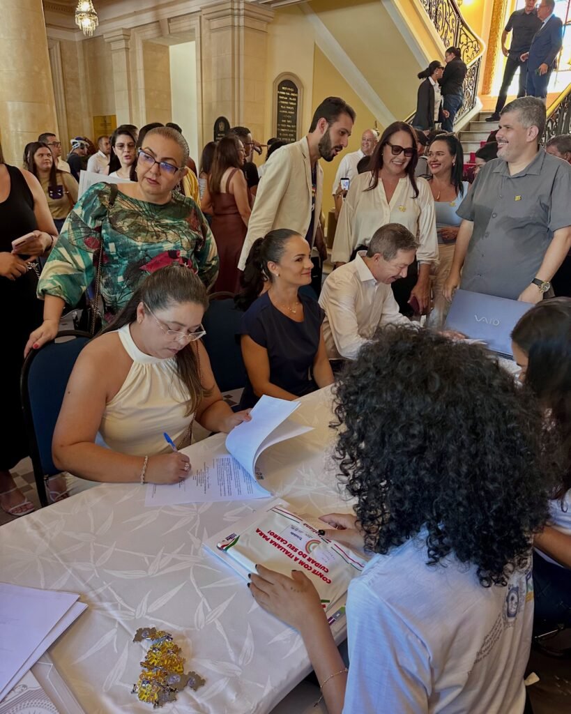 Trindade recebe veículo para fortalecer assistência social