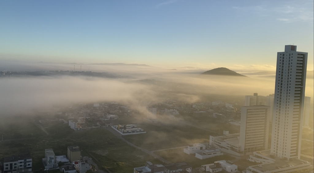 Caruaru amanhece sob intensa névoa e registra 15°C