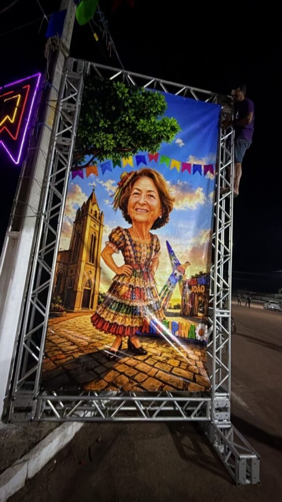 Ex-prefeita Dionéia Lacerda é homenageada no São João 2026 em Araripina